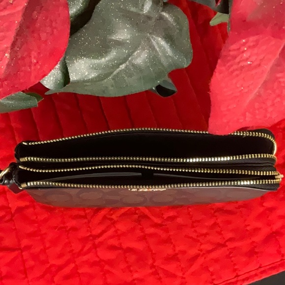 Coach Signature Double Zip Wristlet/Wallet NWT - Picture 6 of 7